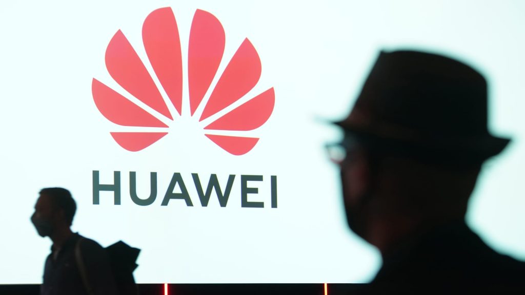 La china Huawei lanzará un nuevo chip de inteligencia artificial para competir con Nvidia, dice el WSJ